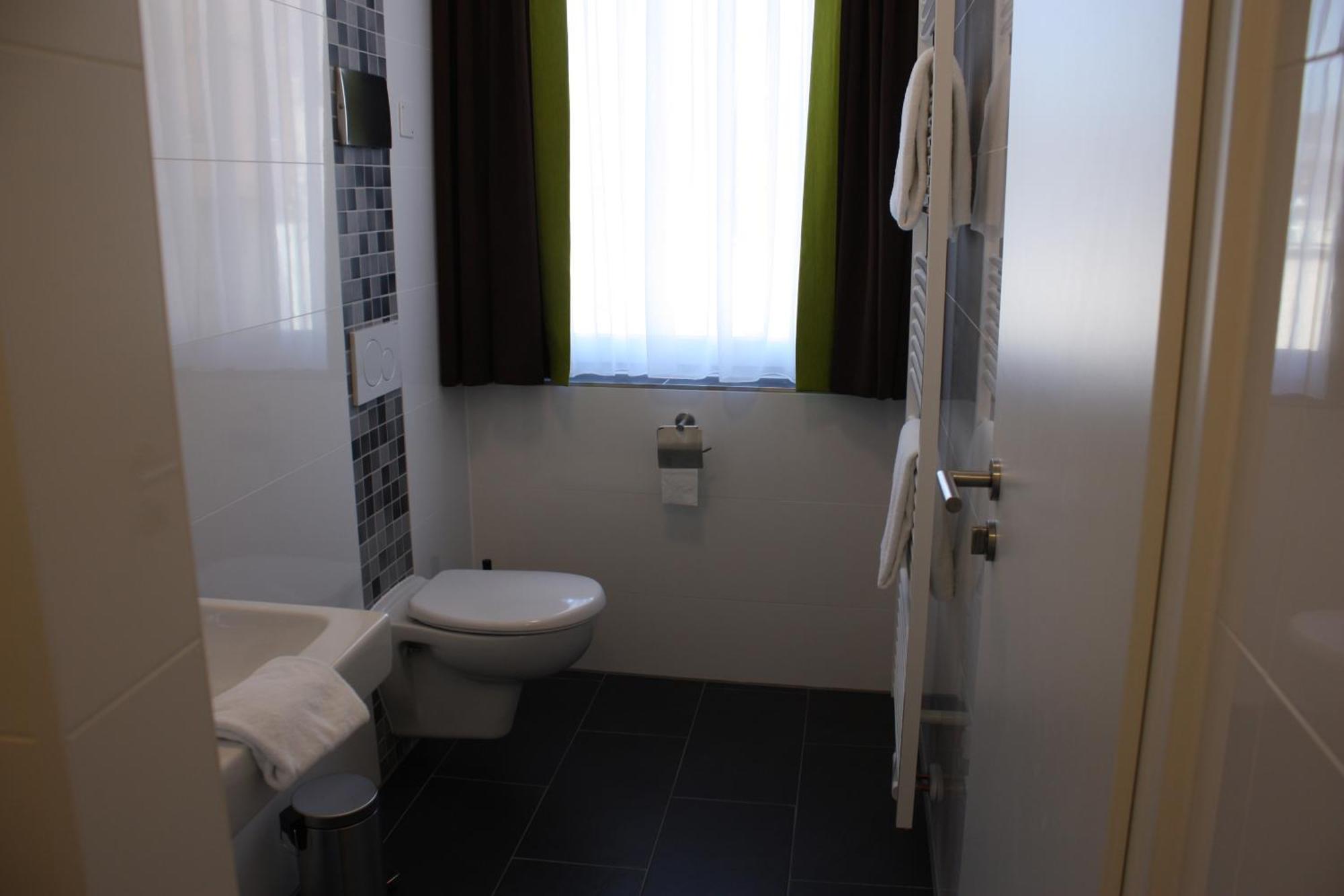 Hotel Schwan - Das Gaestehaus Ilse Oestrich-Winkel Room photo